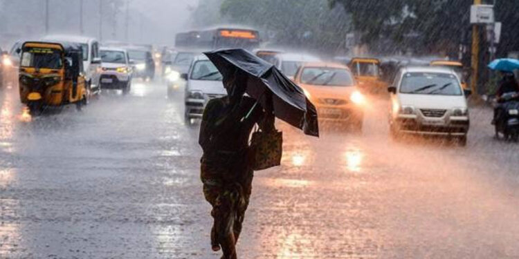 கோடையில் குளிர்வித்த திடீர் மழை; மேலும் 3 நாட்களுக்கு நீடிக்கும் என தகவல்!