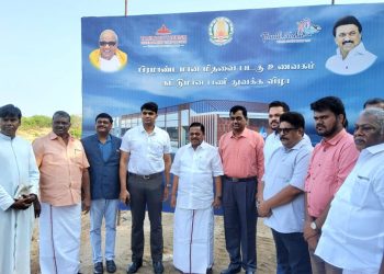 தமிழகத்தின் முதல் மிதவை உணவகம்; அமைச்சர் ராமச்சந்திரன் துவக்கிவைத்தார்!