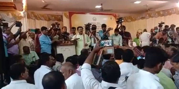 தமிழில் குடமுழுக்கு நடத்தலாமா? சுகிசிவம் பேச்சுக்கு இந்து அமைப்பினர் எதிர்ப்பு!