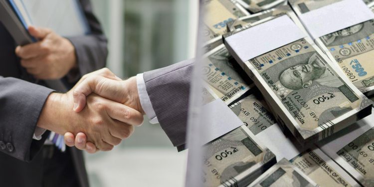 ஒரே நிறுவனத்தில் 10 ஆண்டு பணி; ஊழியருக்கு பெரிய தொகையை பரிசாக அளித்த நிறுவனம்!