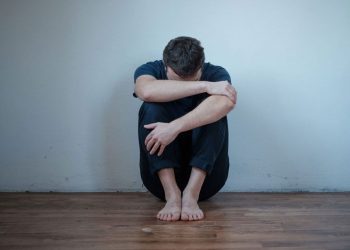 தற்கொலையிலிருந்து இளைஞர்களைக் காக்க மாதம் ரூ.41,000 தரும் தென்கொரிய அரசு!