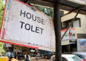 மதிப்பெண் குறைவாக எடுத்ததால் வீடு தர மறுத்த ’ஸ்ட்ரிக்ட்’ ஓனர்!