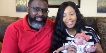 கருப்பைக்குள் இருந்த குழந்தையை அறுவை சிகிச்சை மூலம் காப்பாற்றிய மருத்துவர்கள்!