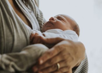 ’திருமணமெல்லாம் வேண்டாம்; குழந்தையை மற்றும் பெறுங்கள் போதும்’ – சீனா