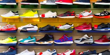 200 வலதுகால் ’ஷூ’க்களை மட்டும் திருடிய திருடர்கள்; என்னாவா இருக்கும்?