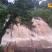 கும்பக்கரை அருவியில் வெள்ளப்பெருக்கு: சுற்றுலாப் பயணிகள் குளிக்கத் தடை
