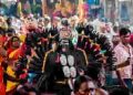 குலசை முத்தாரம்மன் கோவிலில் பக்தர்கள் கூட்டம்: 3 மணி நேரம் காத்திருந்து தரிசனம்